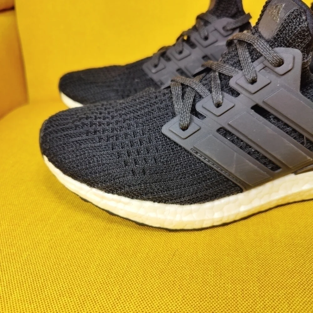 Adidas Ultraboost 4.0 DNA Black White Knit Sneakers Women's Shoe Size 9.5